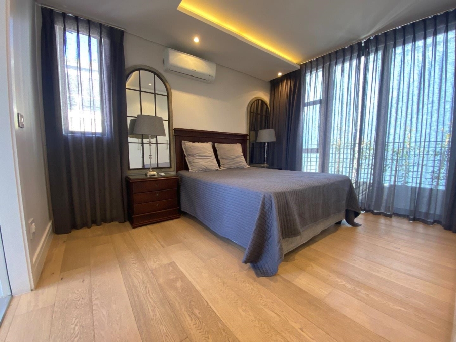 2 Bedroom Property for Sale in Sea Point Western Cape